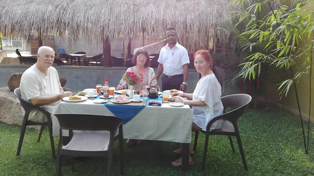 Inlak Garden Hotel Negombo