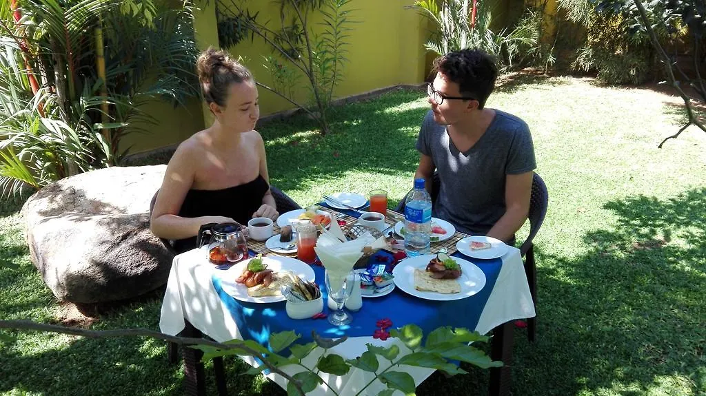 Inlak Garden Hotel Negombo